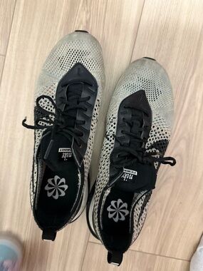 Nike Flyknit Running Shoes - Black & Silver/Gold / Multi color